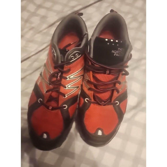 The North Face Red/Black Sneakers Size 11 Running Shoes Men's - Picture 12 of 14